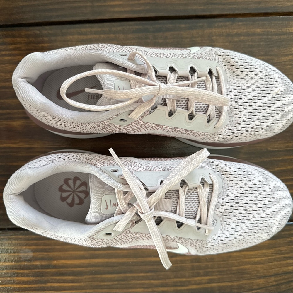 Nike Women's Soft Pink Mesh Sneakers